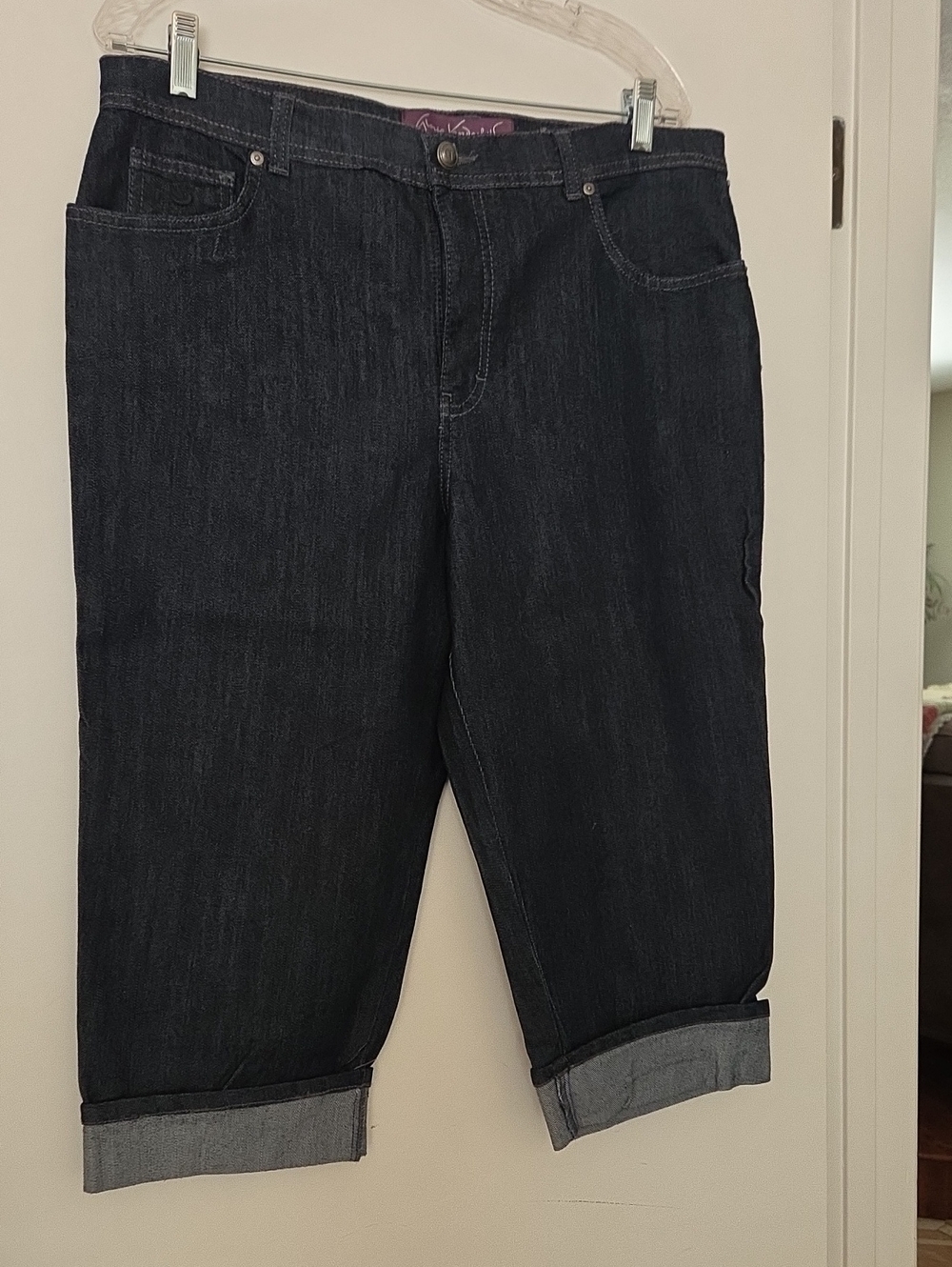 Gloria Vanderbilt Amanda  Dark Wash Denim Capri Jeans